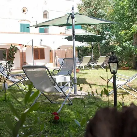 Ensemble - Casa Con Giardino 아파트 *